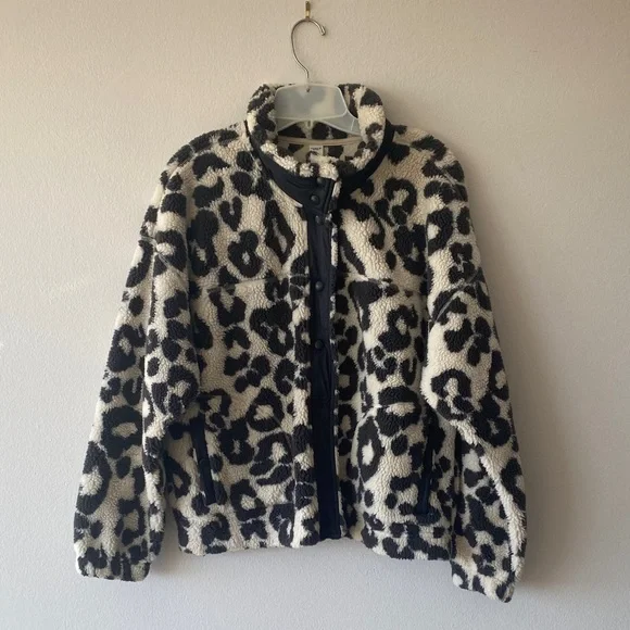 Old Navy Black and White Patterned Fleece Jacket - Picture 1 of 2